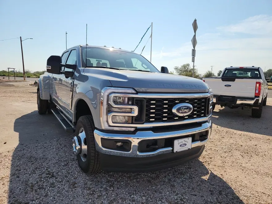 2026 Ford F-350 photo 1