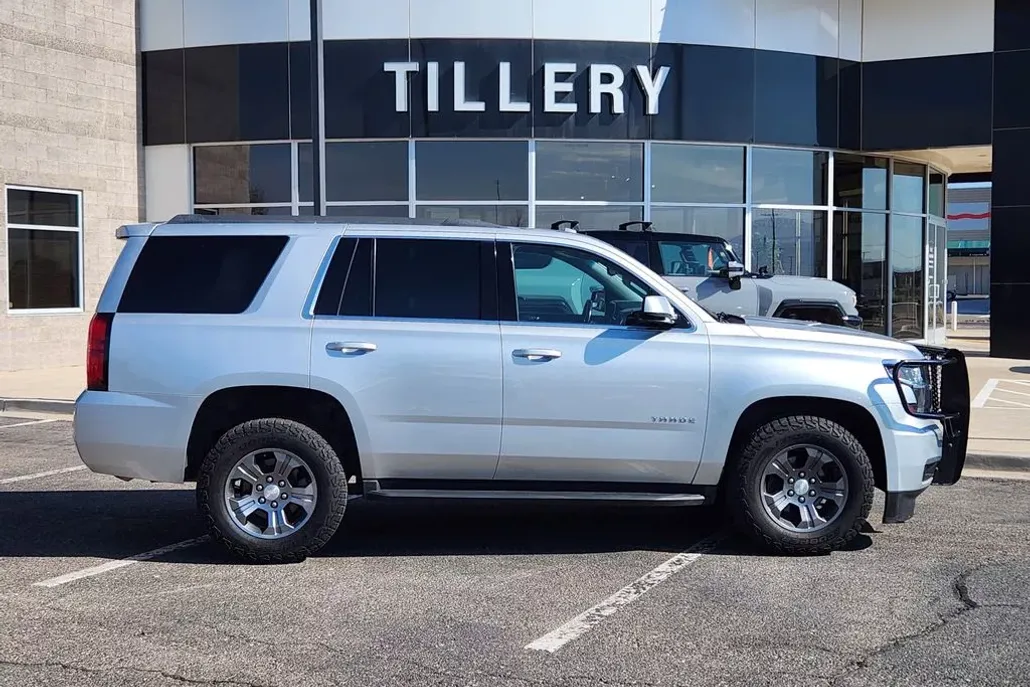 2019 Chevrolet Tahoe LS photo 1