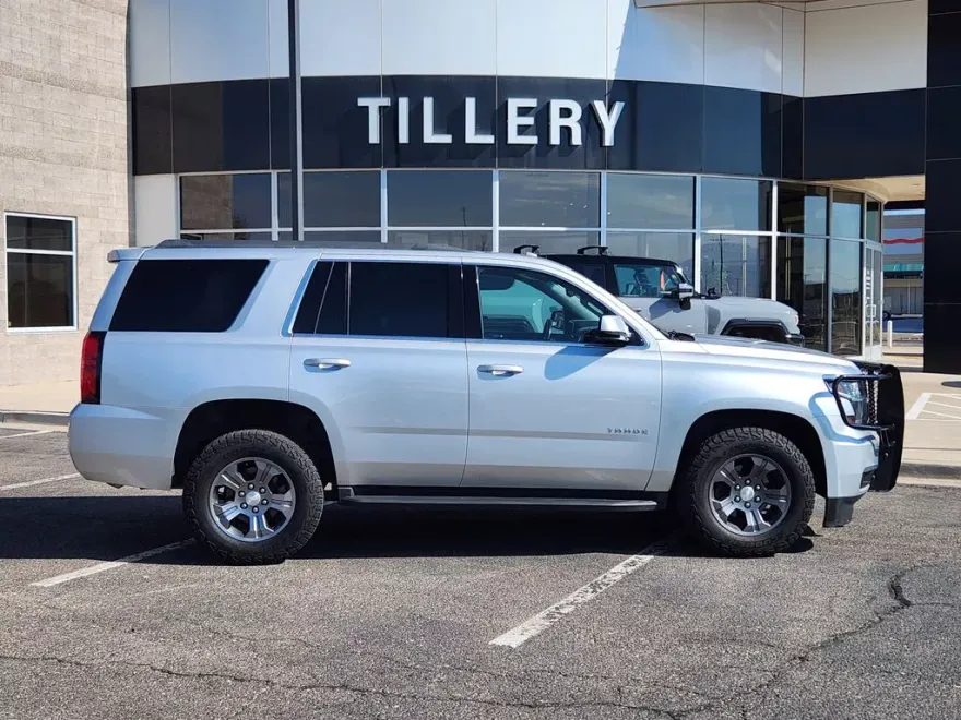 2019 Chevrolet Tahoe LS photo 1