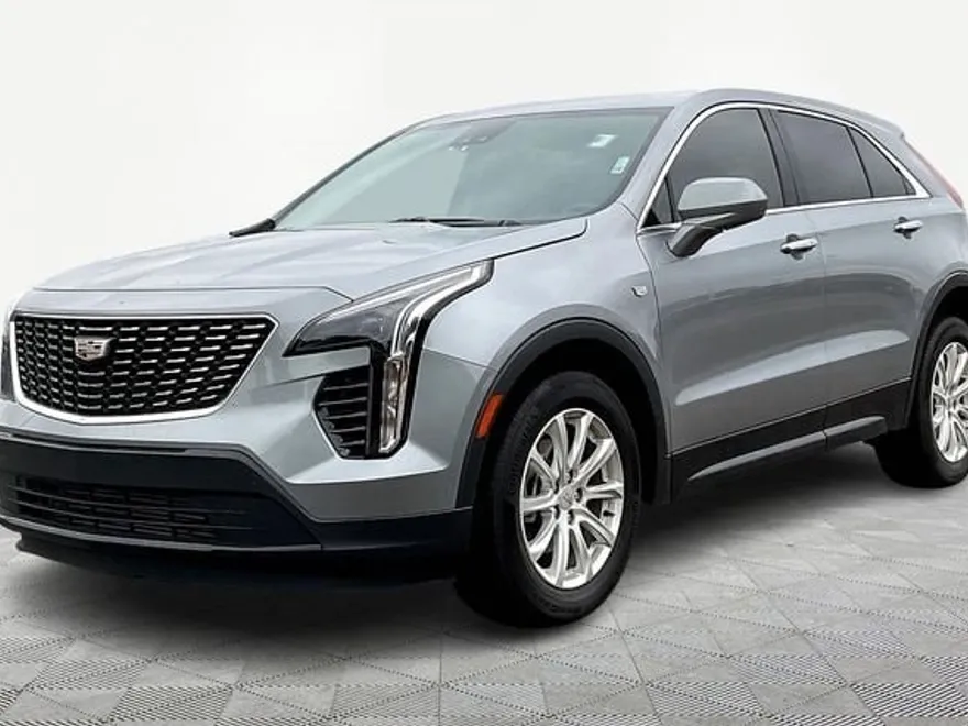 2023 Cadillac XT4 Luxury photo 1