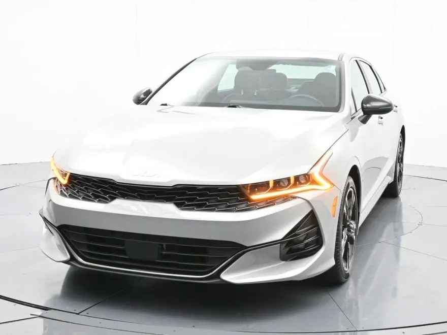 2024 Kia K5 GT-Line photo 1