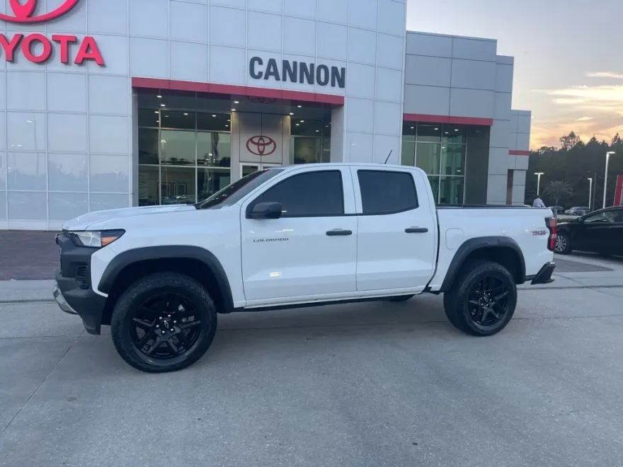 2023 Chevrolet Colorado Trail Boss photo 1