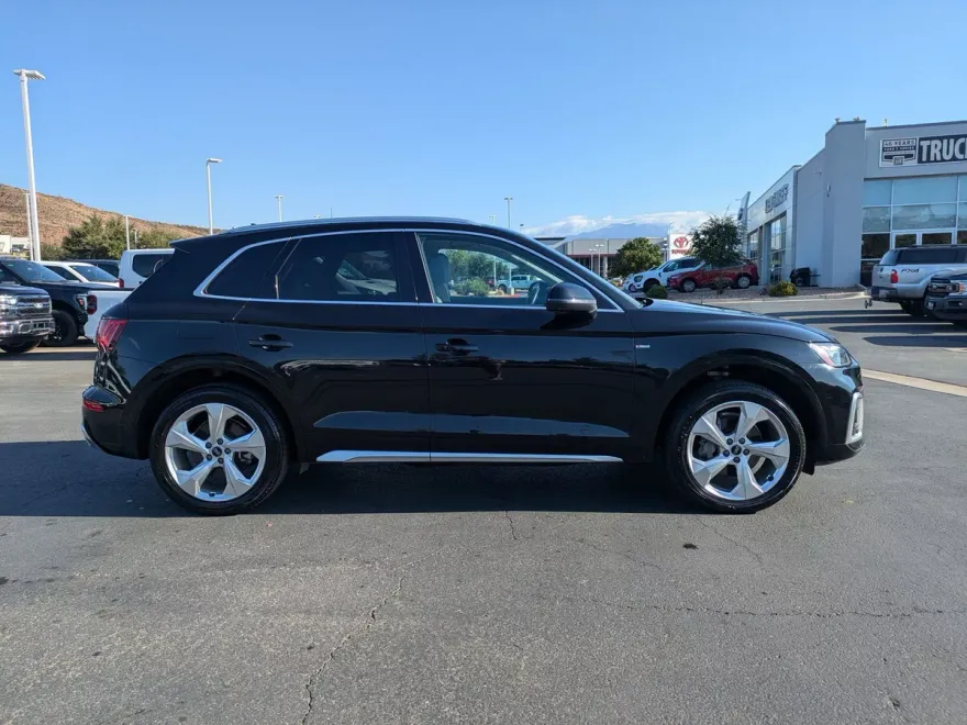 2022 Audi Q5 S line Premium Plus photo 1