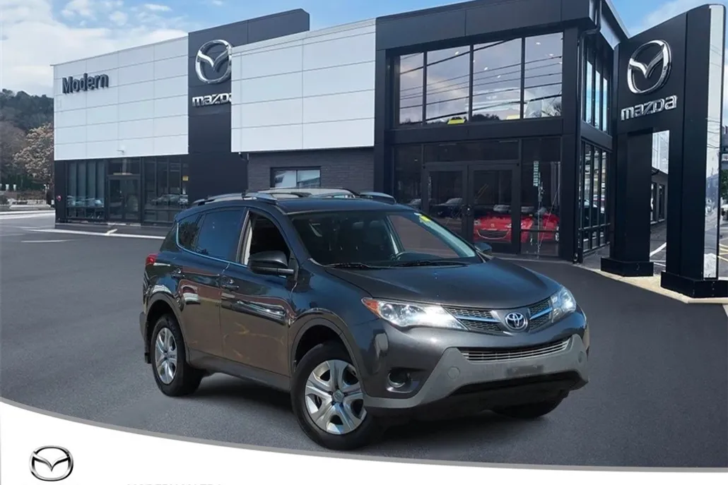 2014 Toyota RAV4 LE photo 1