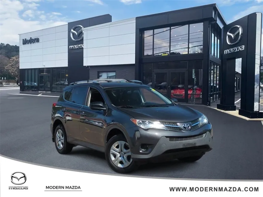 2014 Toyota RAV4 LE photo 1