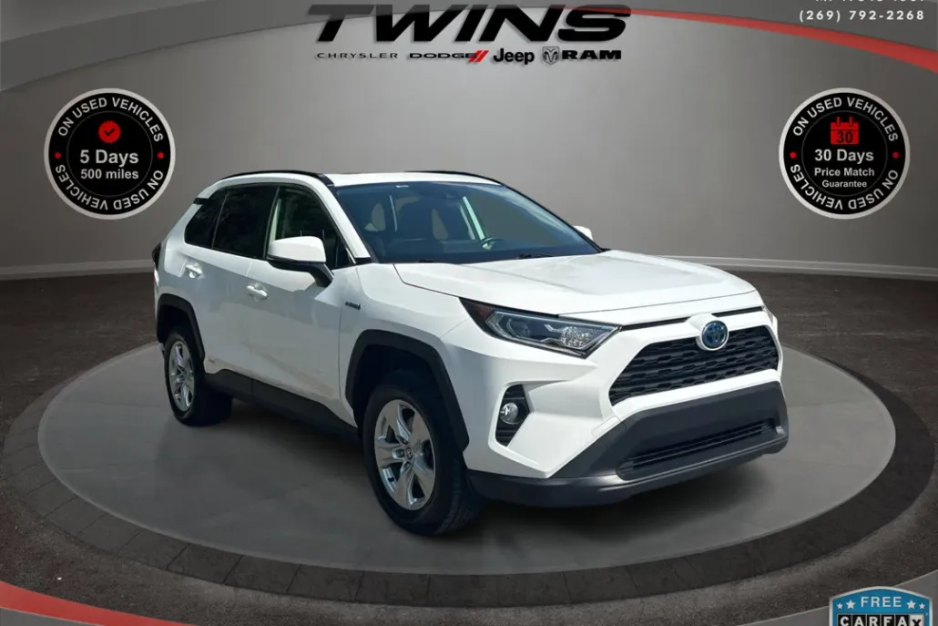 2020 Toyota RAV4 Hybrid XLE photo 1