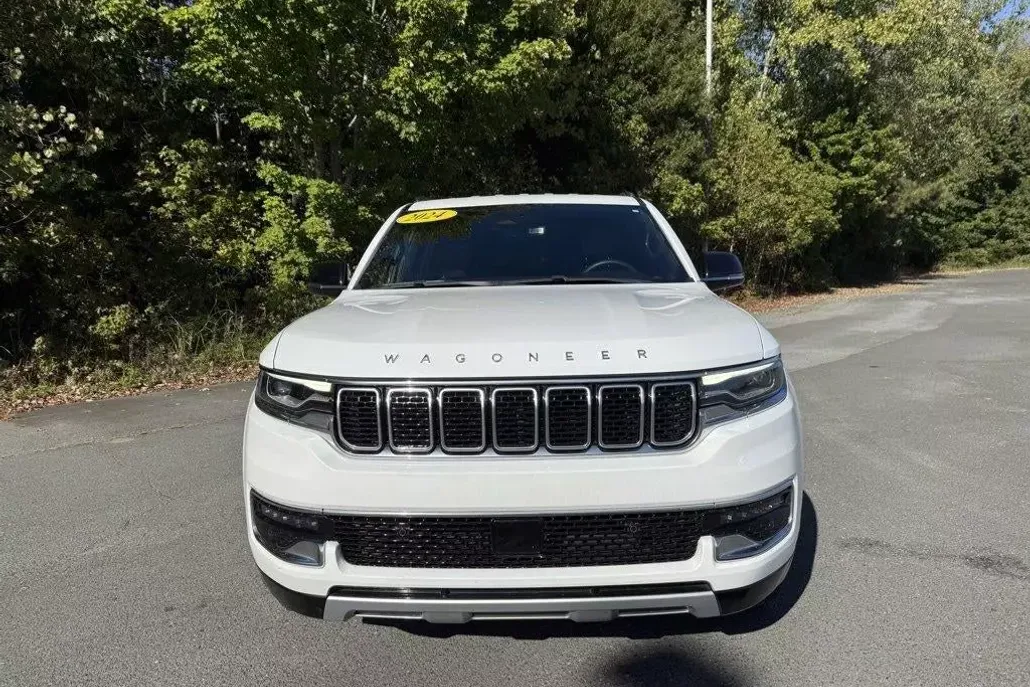 2024 Jeep Wagoneer L Series II photo 1