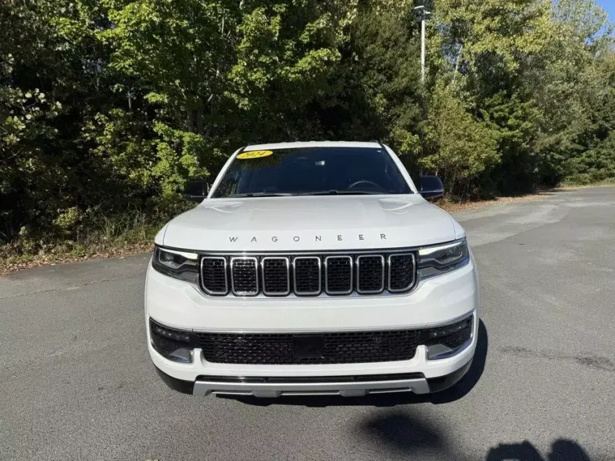 2024 Jeep Wagoneer L Series II photo 1