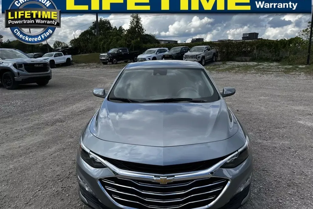 2024 Chevrolet Malibu 1LT photo 1