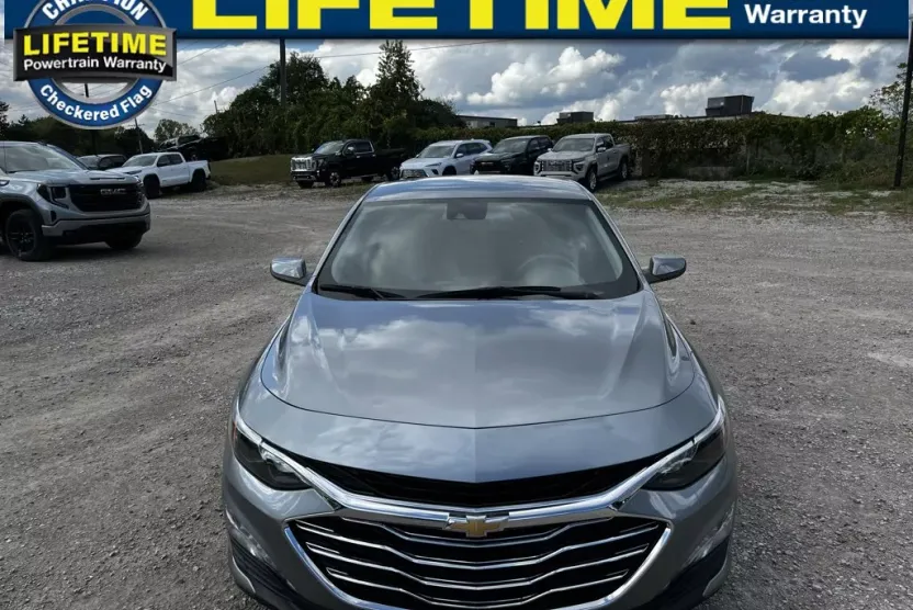 2024 Chevrolet Malibu 1LT photo 1