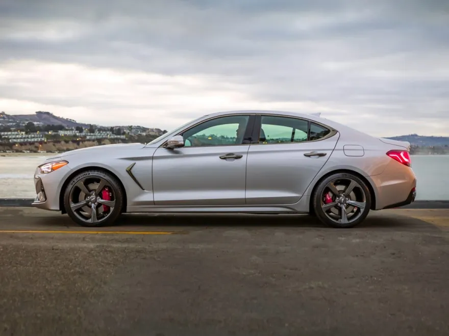 2019 Genesis G70 2.0T Advanced photo 1