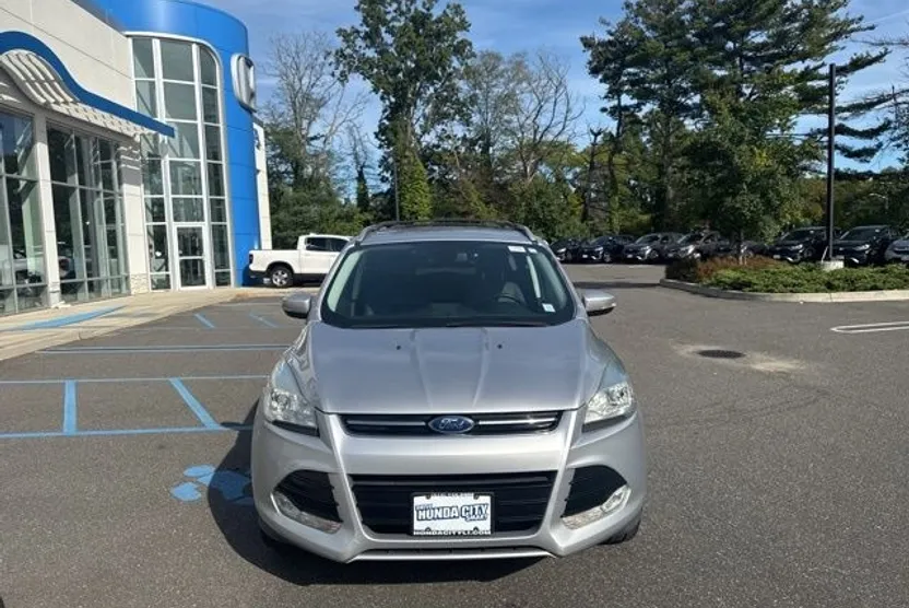 2015 Ford Escape Titanium photo 1