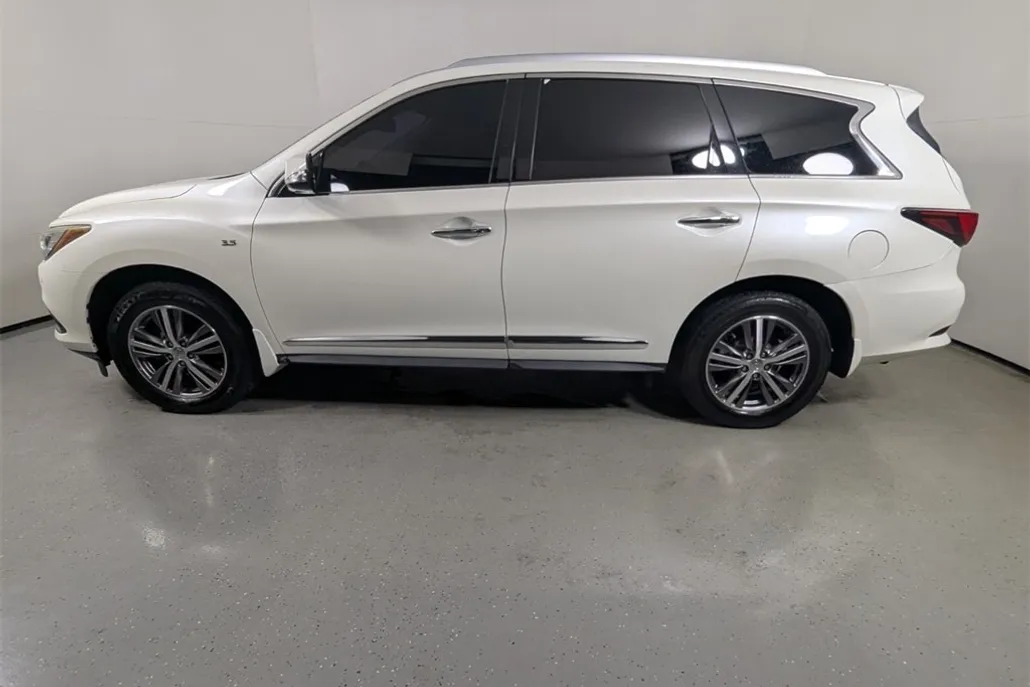 2020 Infiniti QX60 Luxe photo 1