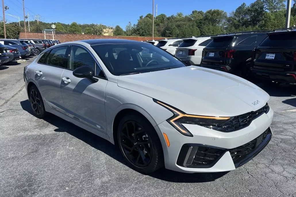 2026 Kia K5 GT-Line photo 1