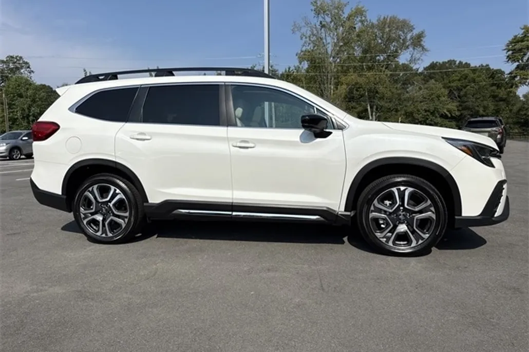 2025 Subaru Ascent Limited photo 1