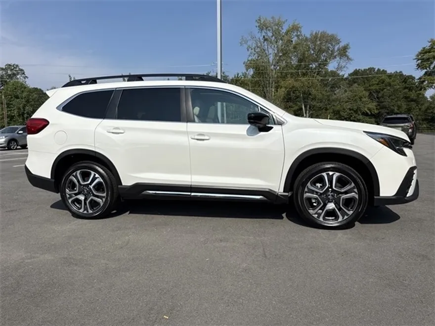 2025 Subaru Ascent Limited photo 1