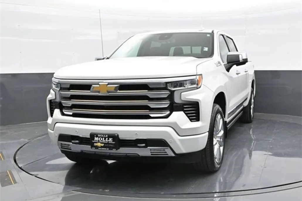 2022 Chevrolet Silverado 1500 High Country photo 1