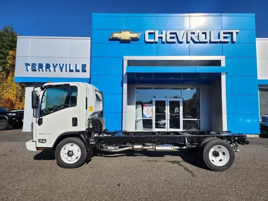 2025 Chevrolet Silverado 4500HD Base photo 1