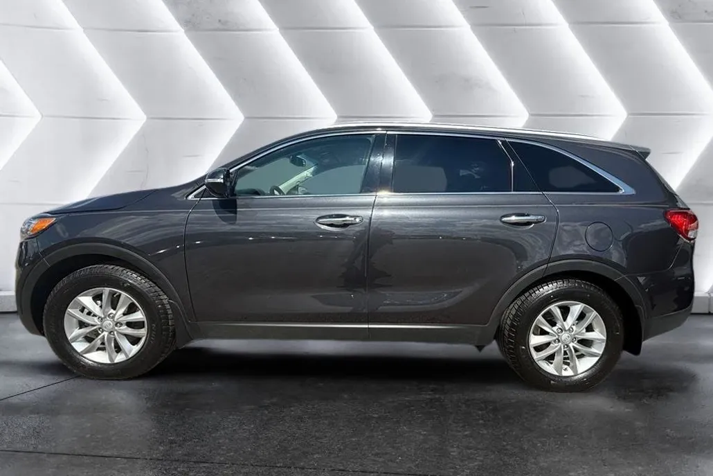 2016 Kia Sorento LX photo 1