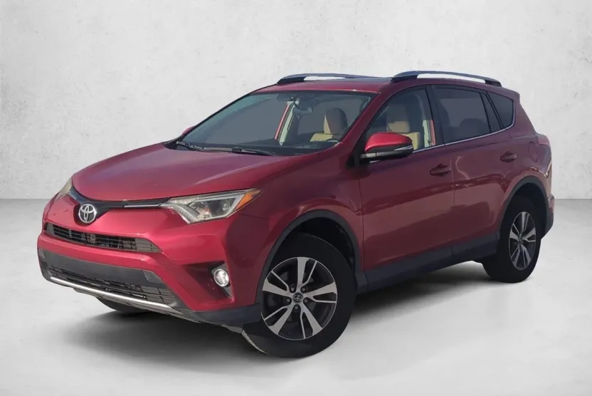 2016 Toyota RAV4 XLE photo 1