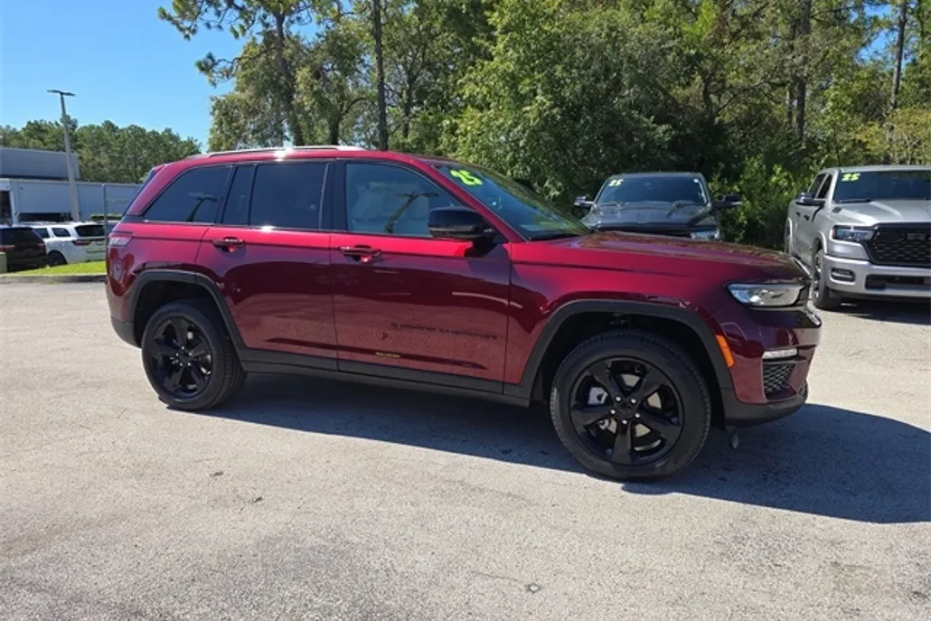 2025 Jeep Grand Cherokee Limited photo 1