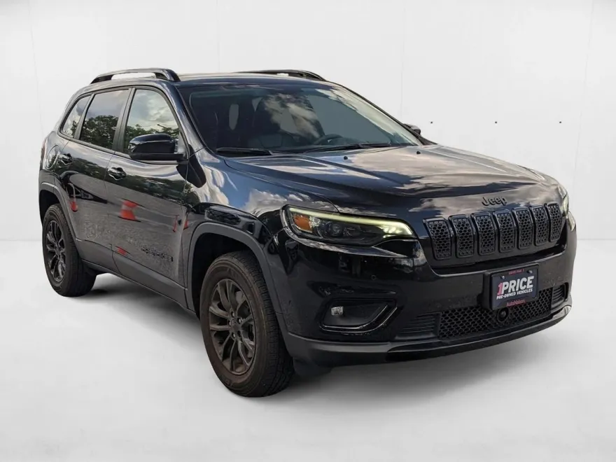 2023 Jeep Cherokee Altitude Lux photo 1