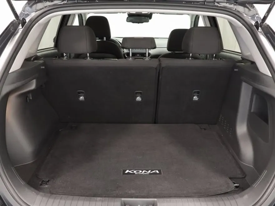 2022 Hyundai Kona SEL photo 1