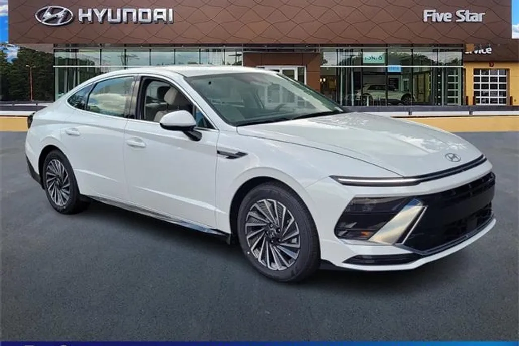 2025 Hyundai Sonata Hybrid SEL photo 1