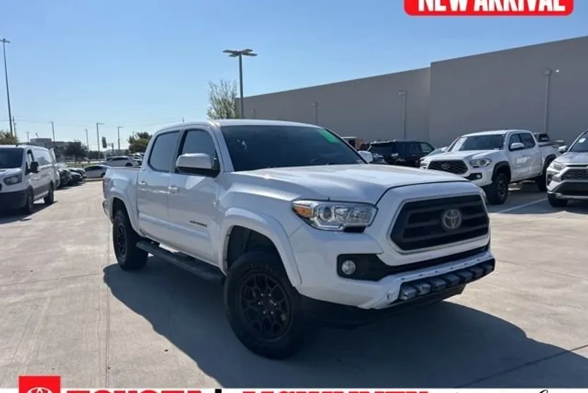 2020 Toyota Tacoma SR5 photo 1