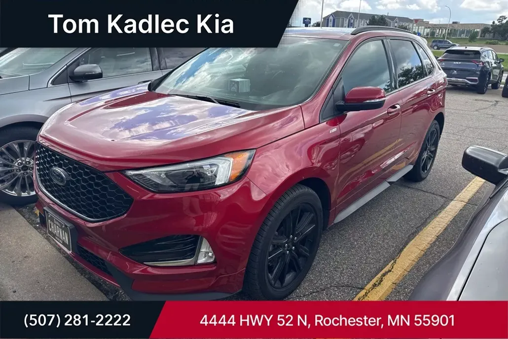2020 Ford Edge ST photo 1