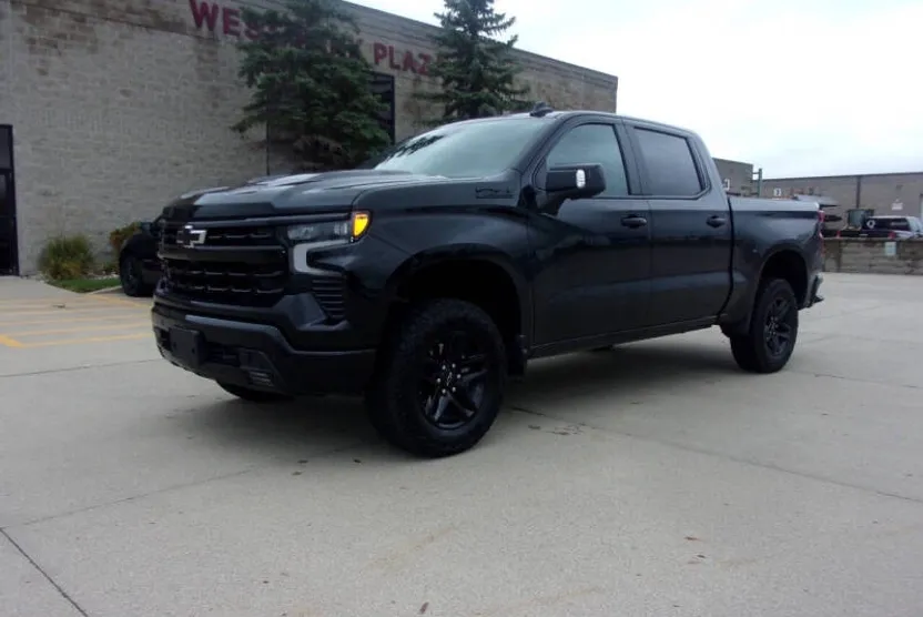 2024 Chevrolet Silverado 1500 LT Trail Boss photo 1
