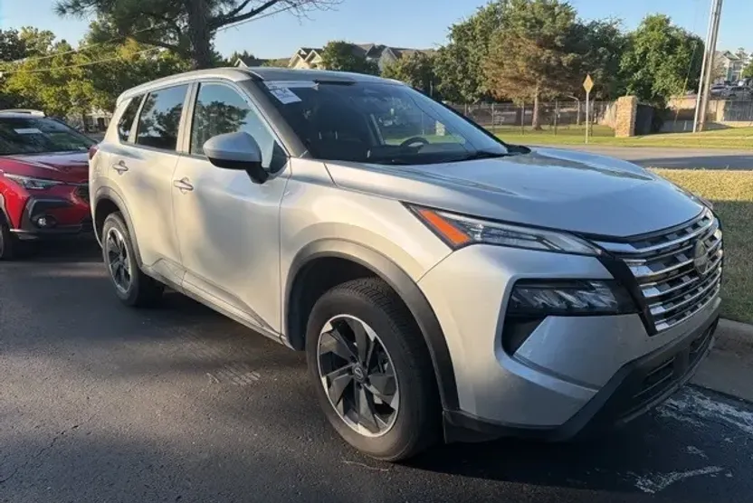 2024 Nissan Rogue SV photo 1
