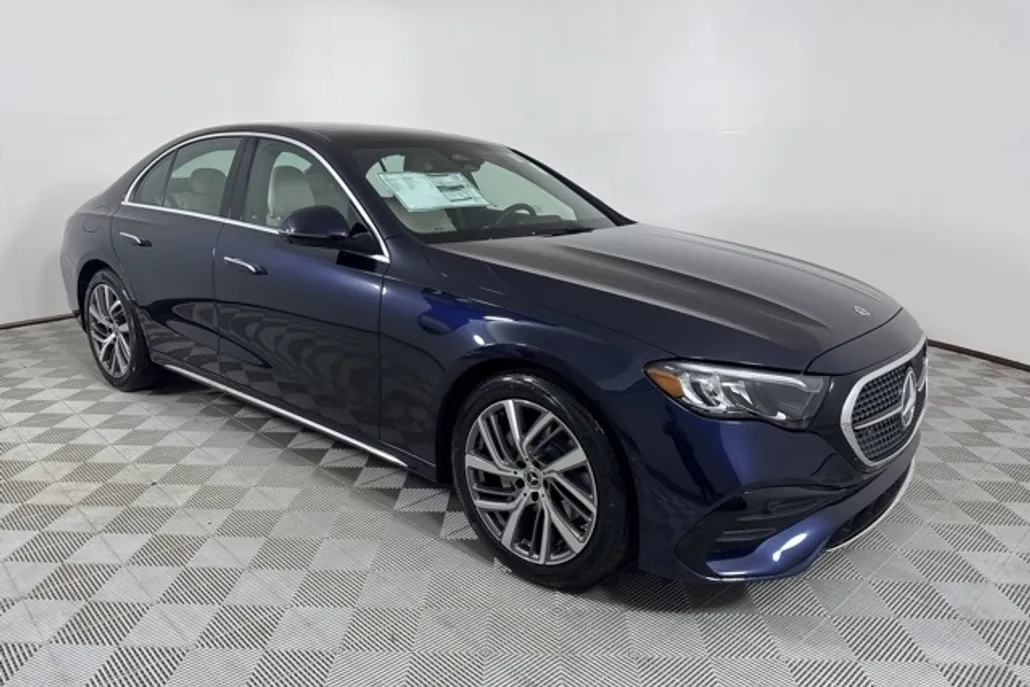 2026 Mercedes Benz E 4MATIC photo 1