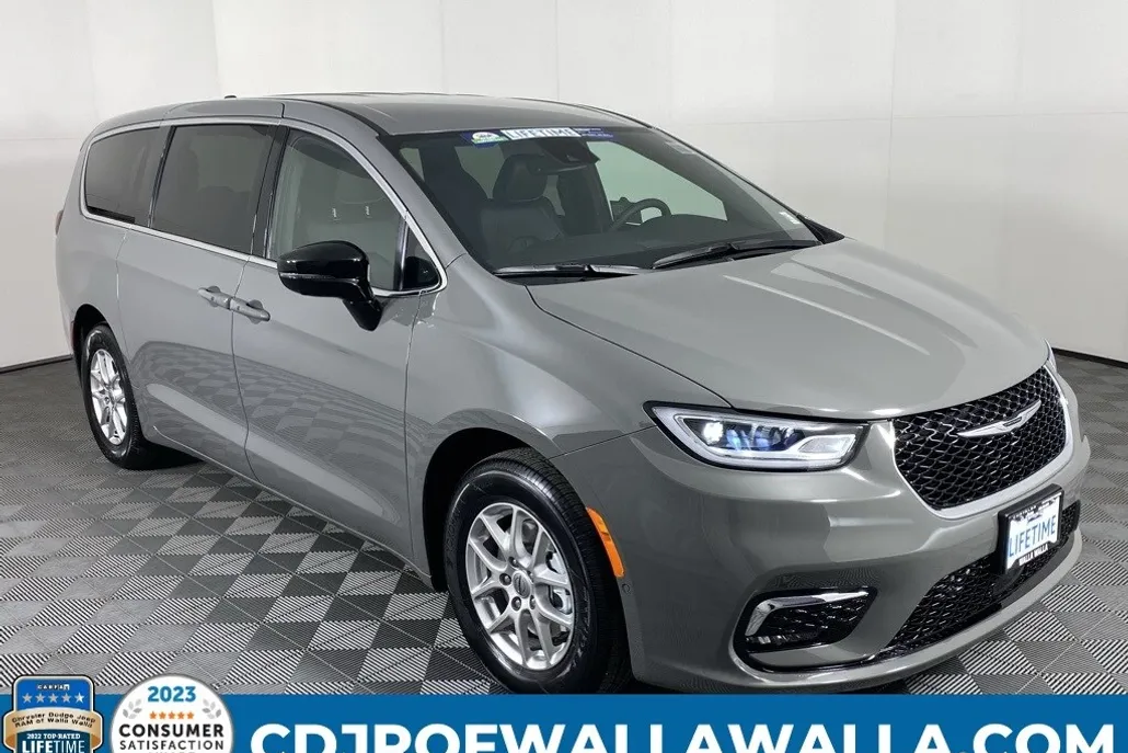2025 Chrysler Pacifica photo 1