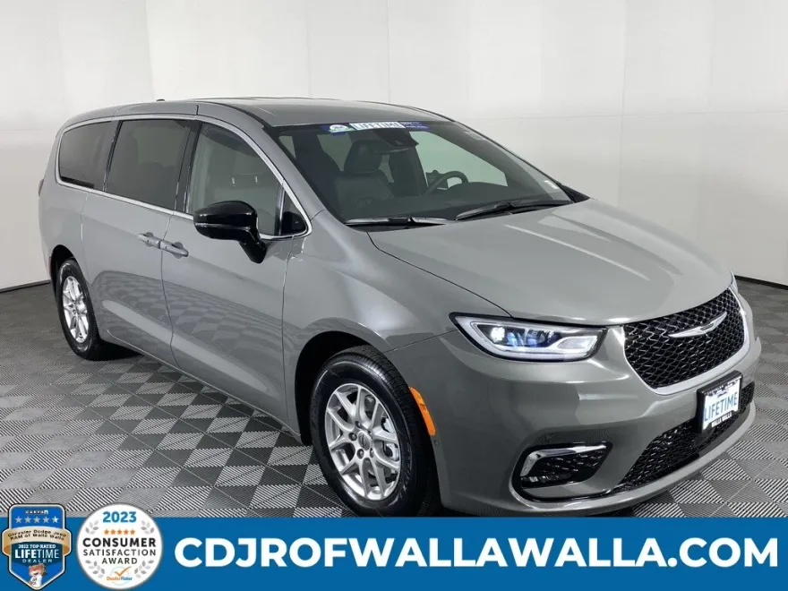 2025 Chrysler Pacifica photo 1