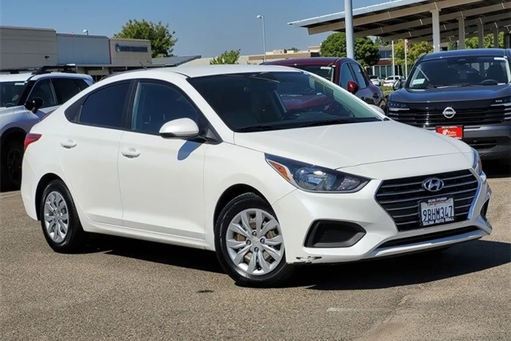 2022 Hyundai Accent SE photo 1