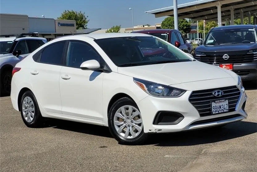 2022 Hyundai Accent SE photo 1
