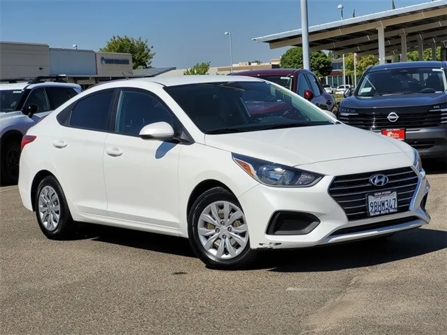 2022 Hyundai Accent SE photo 1