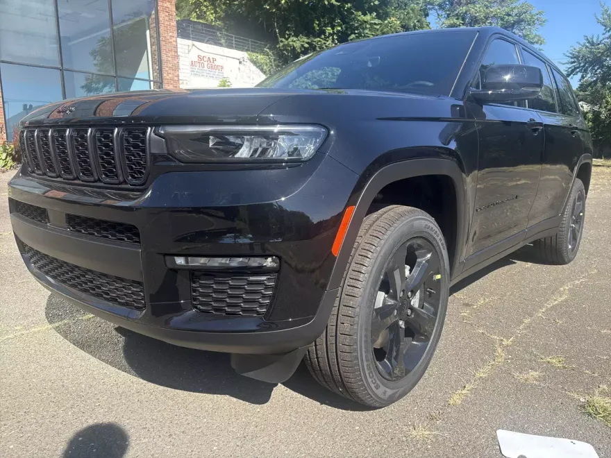 2025 Jeep Grand Cherokee Limited photo 1