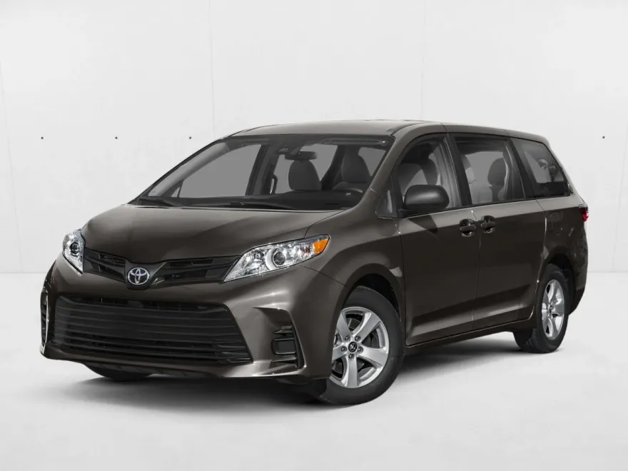 2019 Toyota Sienna XLE photo 1