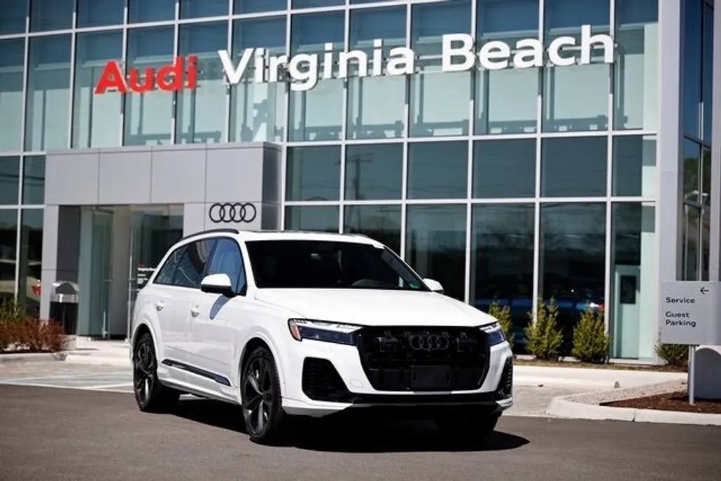 2025 Audi Q7 55 Prestige photo 1