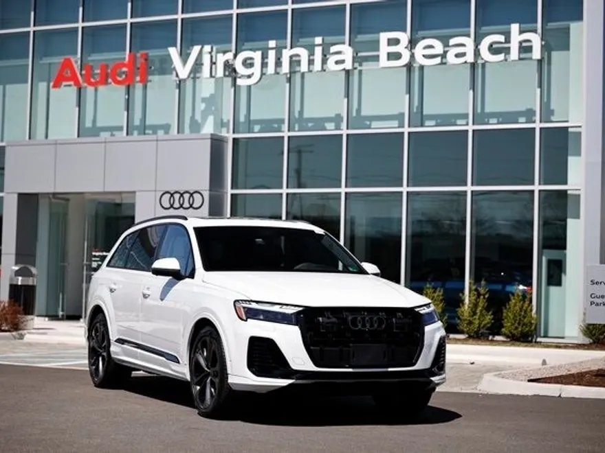 2025 Audi Q7 55 Prestige photo 1