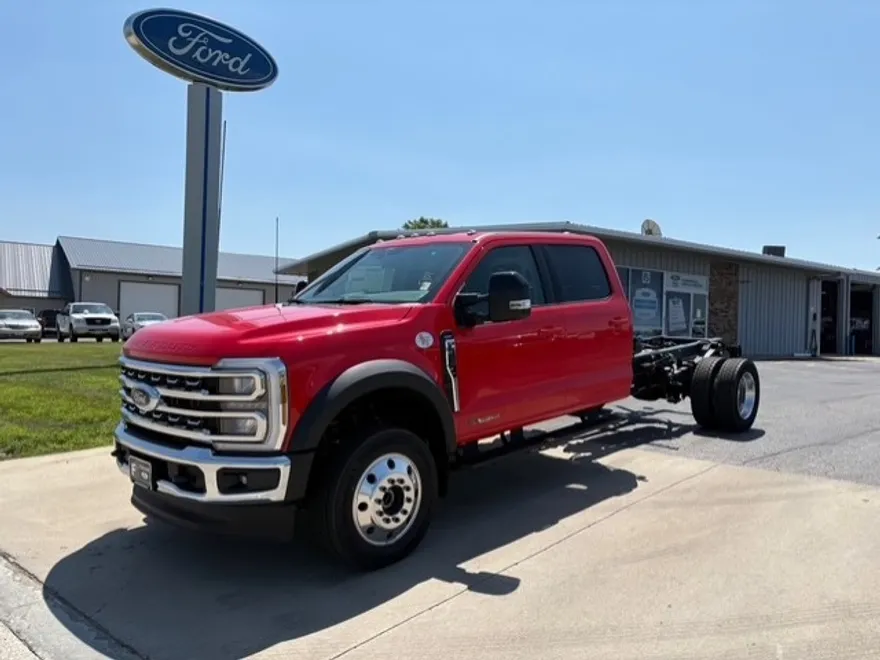 2025 Ford F-550 Lariat photo 1