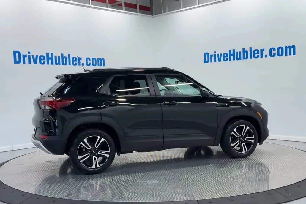 2023 Chevrolet Trailblazer LT photo 1