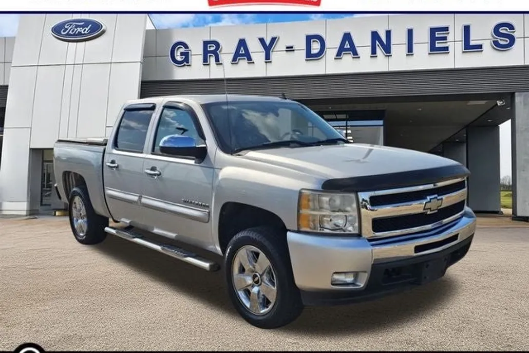 2010 Chevrolet Silverado 1500 LT photo 1