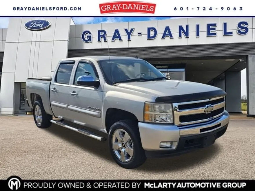 2010 Chevrolet Silverado 1500 LT photo 1