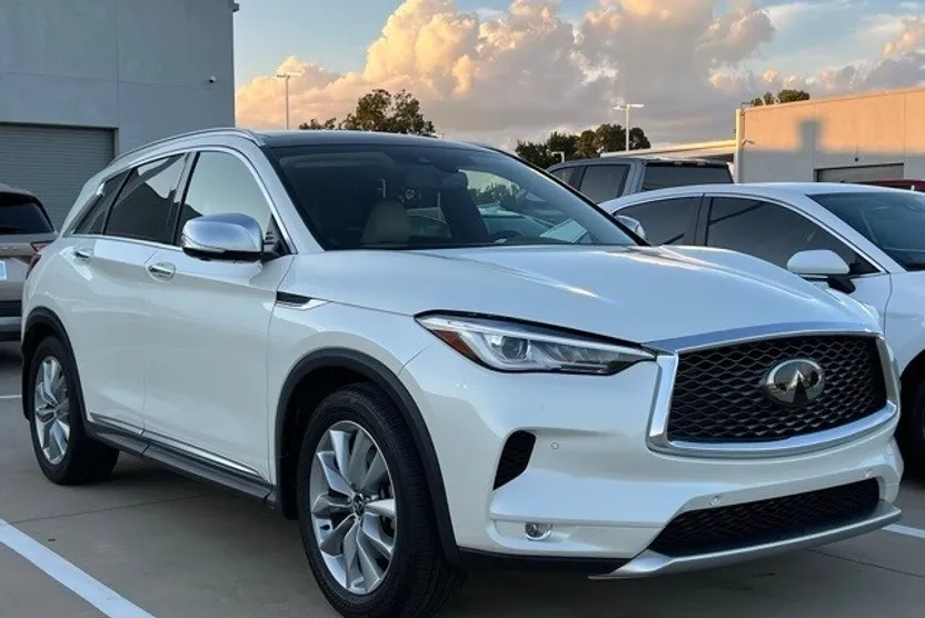 2021 Infiniti QX50 Essential photo 1