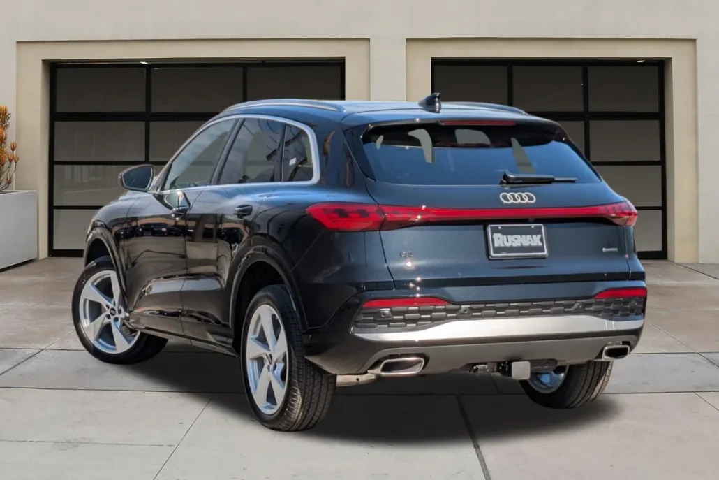 2025 Audi Q5 2.0T Premium Plus photo 1