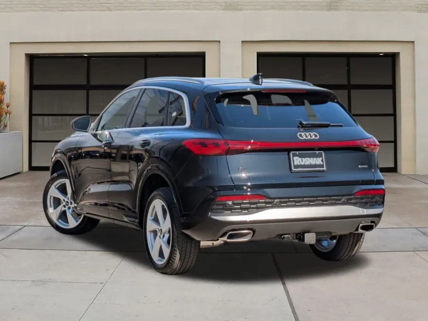 2025 Audi Q5 2.0T Premium Plus photo 1