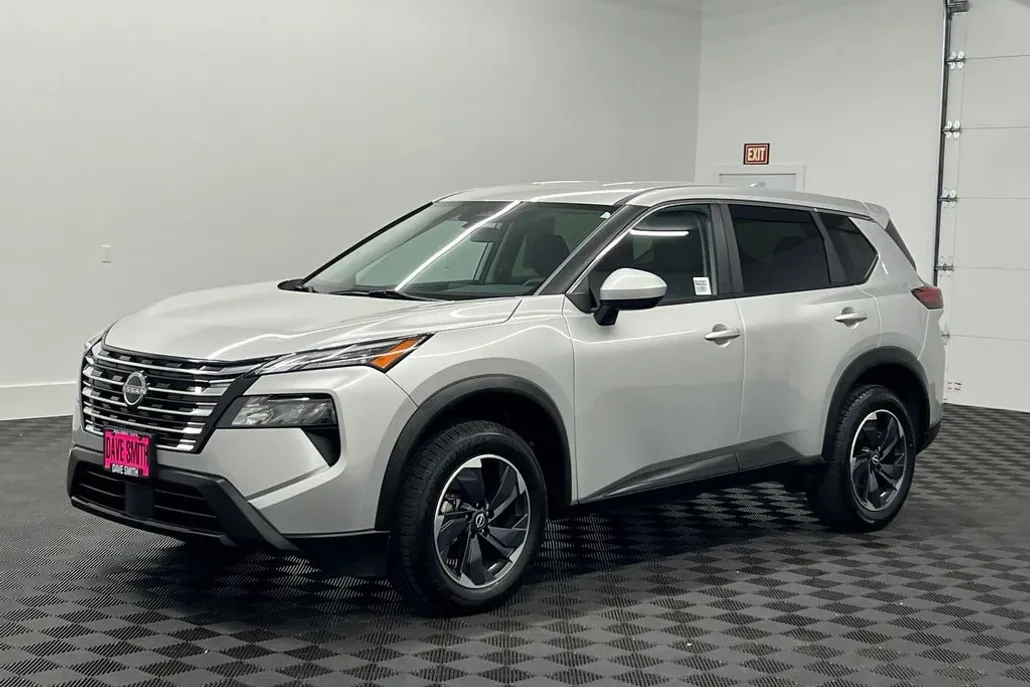2024 Nissan Rogue SV photo 1